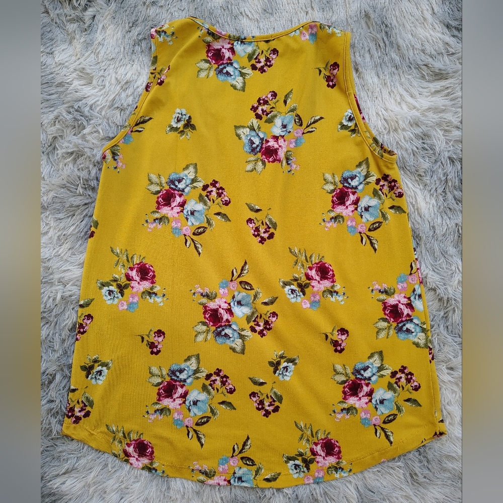 ☀️5/$25☀️ Staccato Women's Medium Yellow Floral Sleeveless Blouse - Picture 5 of 6
